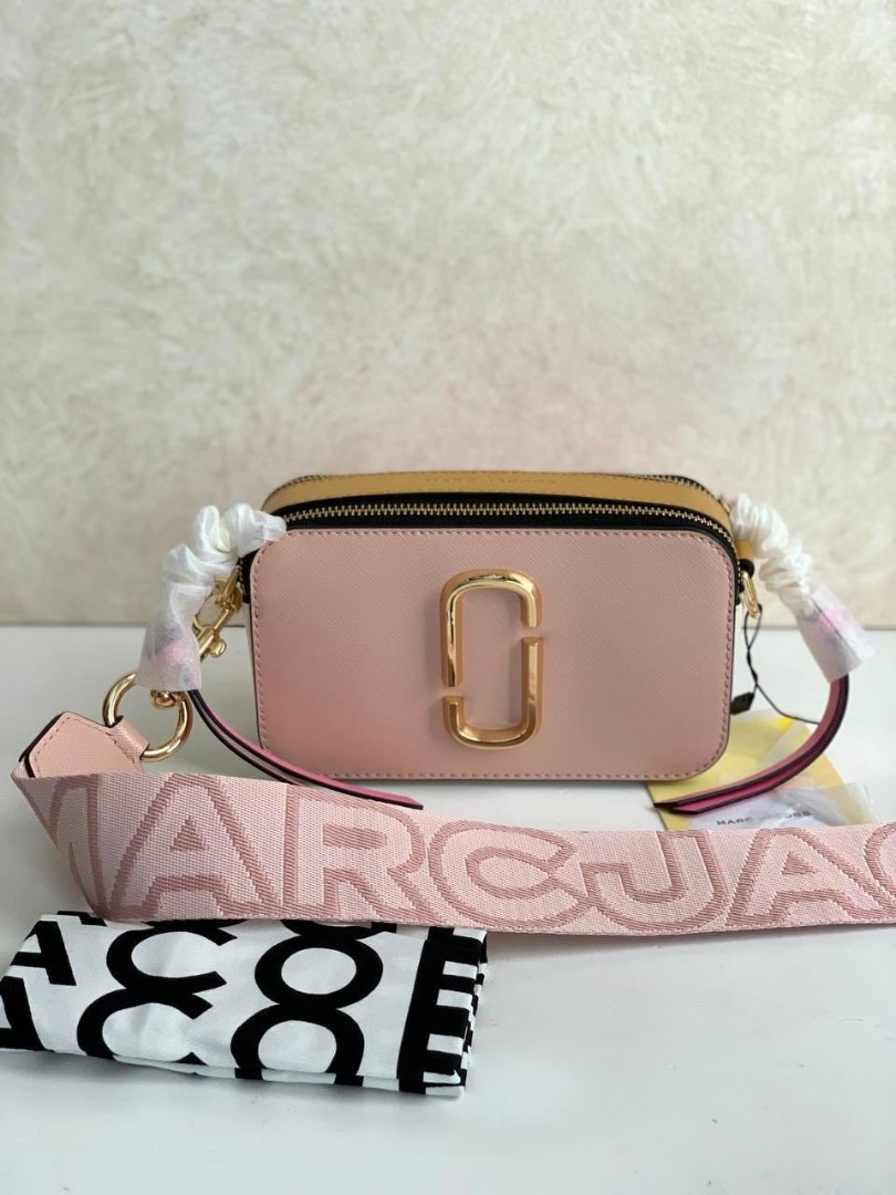 Marc Jacobs Snapshot Bag - Pink Strap Army - Full Emboss, Fesyen Wanita,  Tas & Dompet di Carousell