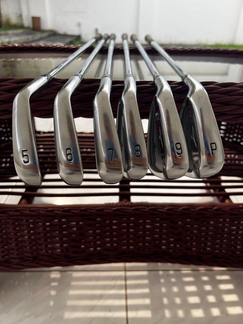 Preowned Mizuno Pro 223