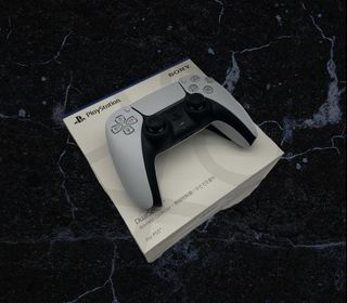 PS5 DualSense 手把 白黑 拆封品 99.9999%成新 購於mono平台 閒置中