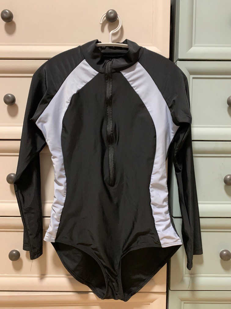 Rash Guard, Men's Fashion, Tops & Sets, Swim Top & Rash Guards on Carousell