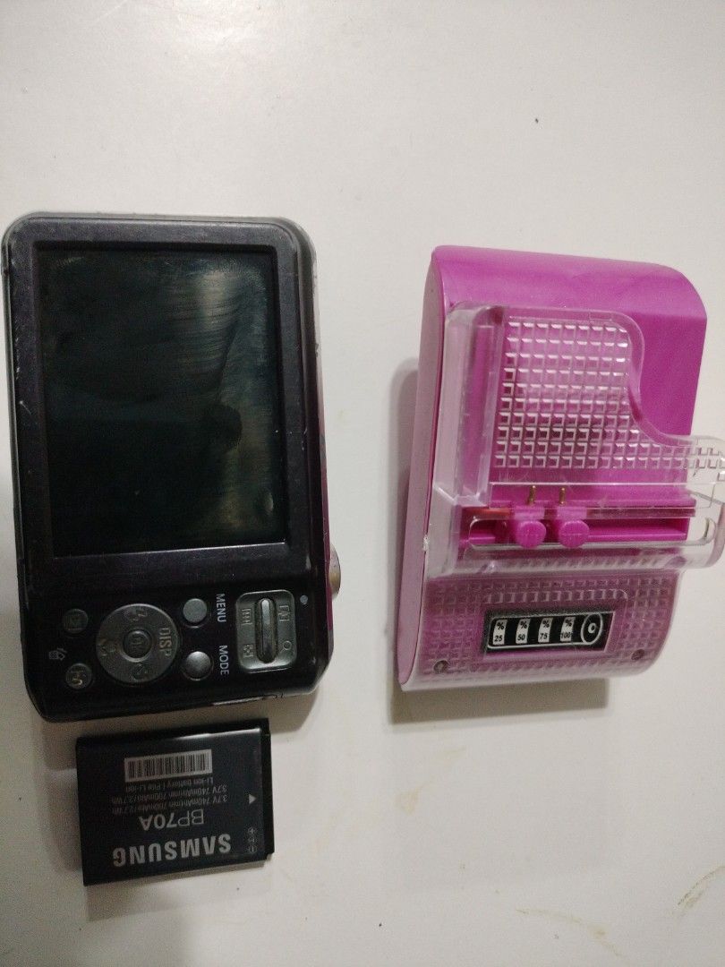Samsung es70 digital camera, Photography, Cameras on Carousell