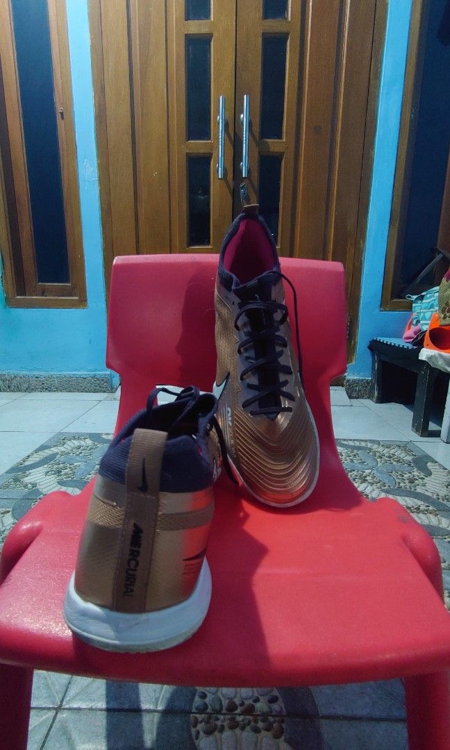 sepatu futsal nike
