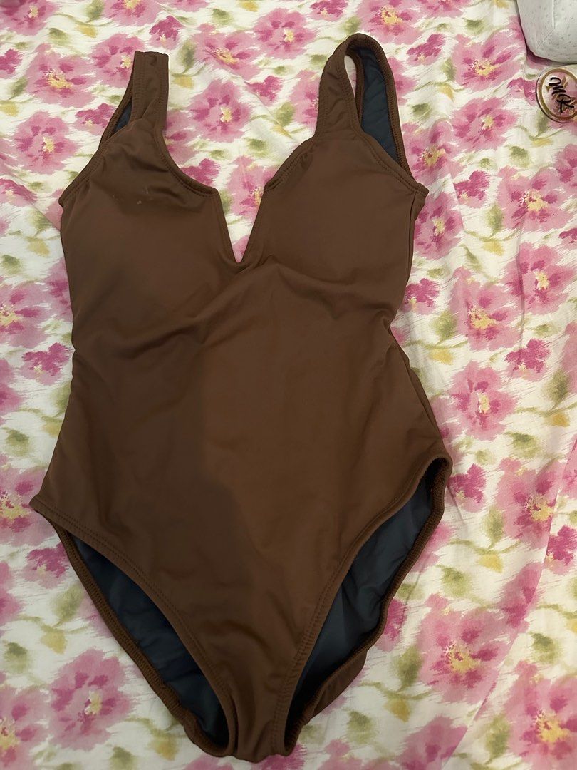 Sewlocalph Onepiece Tricia (Category: Bikinis & Swimsuits) located in Binangonan. Submitted by mkcdeclutter (Listing ID 1250278324, Image 1). Description: Sewlocalph Tricia Onepiece Color: Walnut Brown Size: XS (32-25-35) Never worn, just stored in cabinet Price exclusive of shipping fee Delivery: J&T.