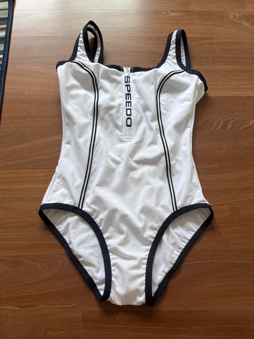 Size 10 SM Speedo swimsuit one piece New Sports Equipment Sports