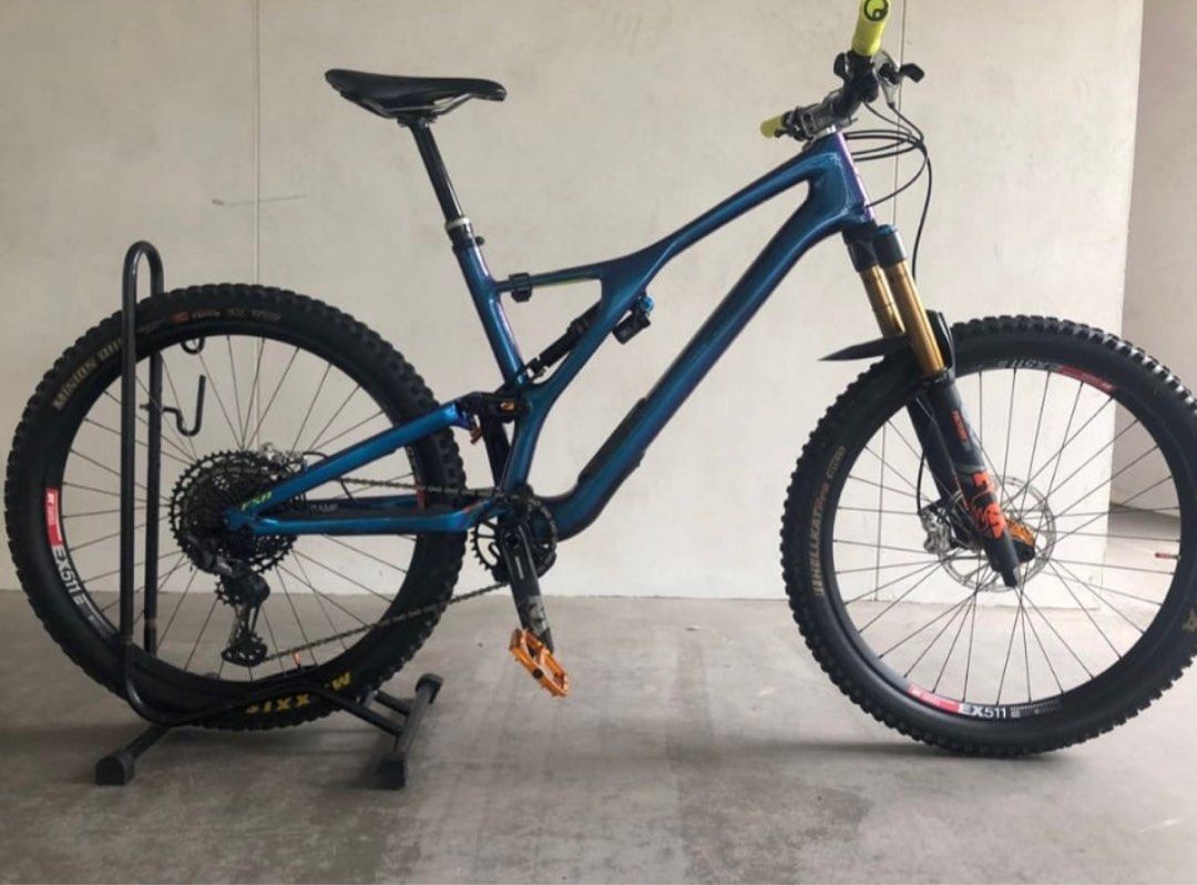 Specialized Stumpjumper Carbon Frame 27.5 Size L Sports