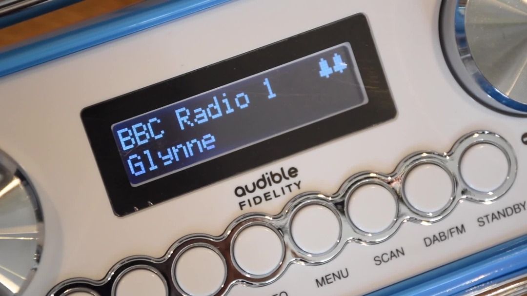 [Stockist.SG] DETROIT DAB Radio Alarm Clock Bedside Mains Powered Or