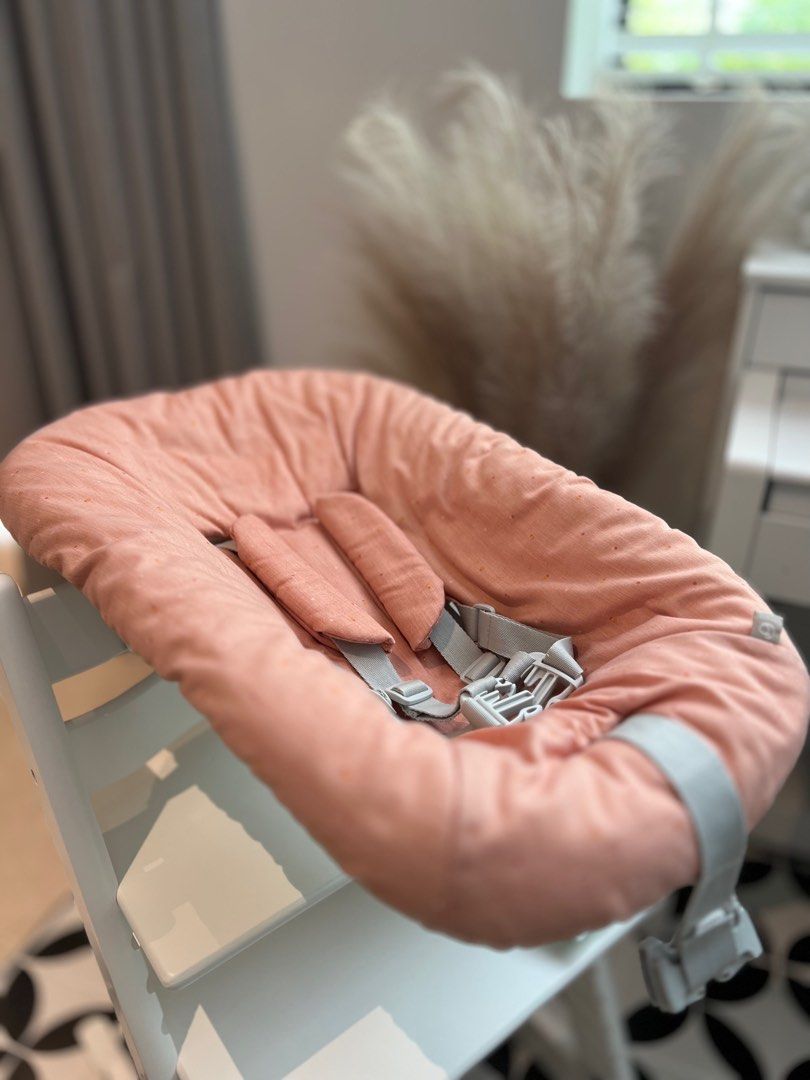 Stokke newborn hot sale set coral