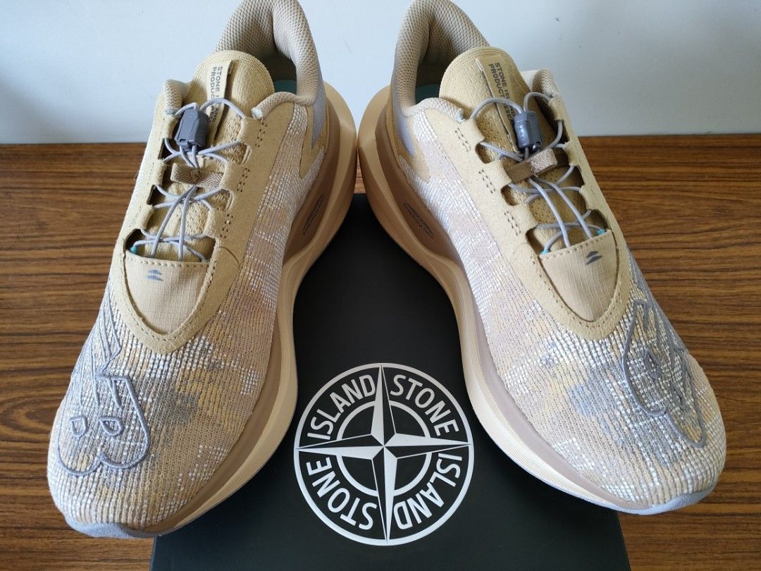 Stone Island X New Balance MSRCXST, 名牌精品, 精品鞋款在旋轉拍賣