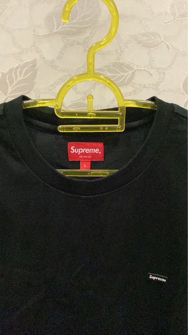Supreme small box tee store