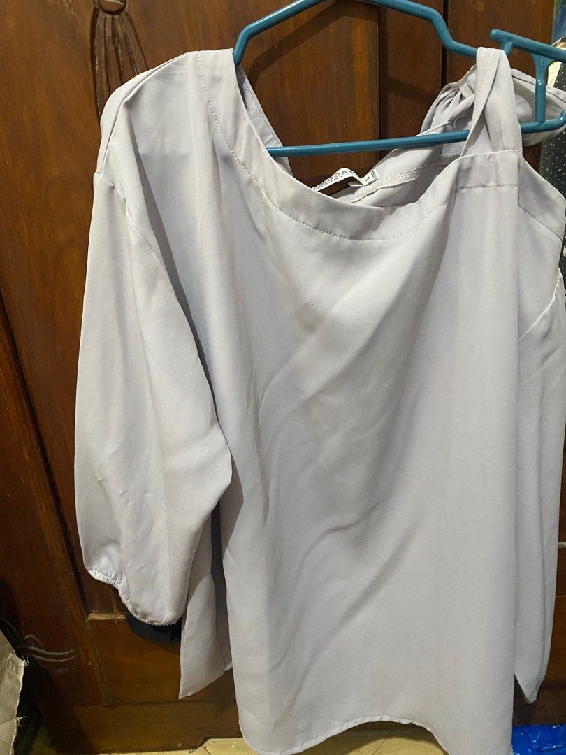 Take all 10pcs XL-XXL blouse (Category: Blouses) located in Tarlac. Submitted by syd000 (Listing ID 1250206153, Image 3). Description: 10 pcs assorted blouse Rfs: decluttering clothes that doesn’t fit anymore since i lost weight Sf shouldered by buyer LBC COP/COD.