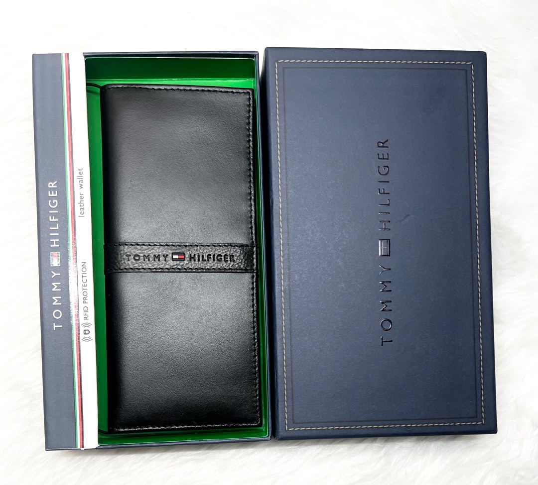 Tommy hilfiger secretary wallet store
