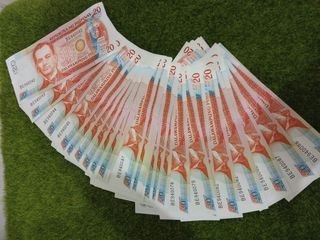 Uncirculated old 20 pesos bill