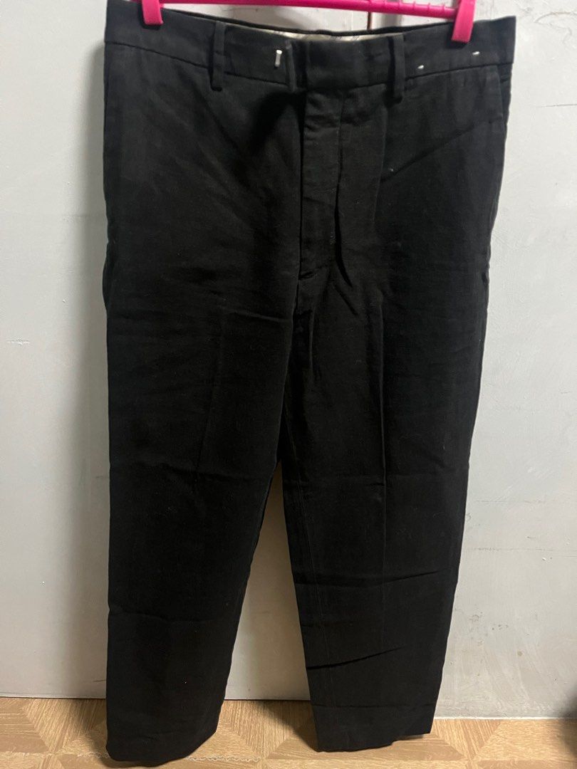 Uniqlo Cotton Linen Pants (Category: Other Bottoms) located in Pasay City. Submitted by abrms (Listing ID 1250332042, Image 1). Description: - idk remember when I bought this but haven’t used this lol - from Uniqlo’s Ines De La Fressange Line RFS: doesn’t fit me :( .