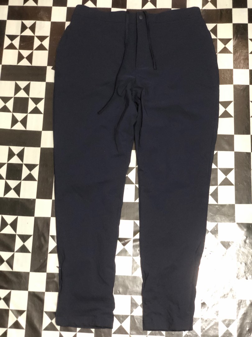 Uniqlo HeatTech Ankle pants w/ Ankle zip on Carousell