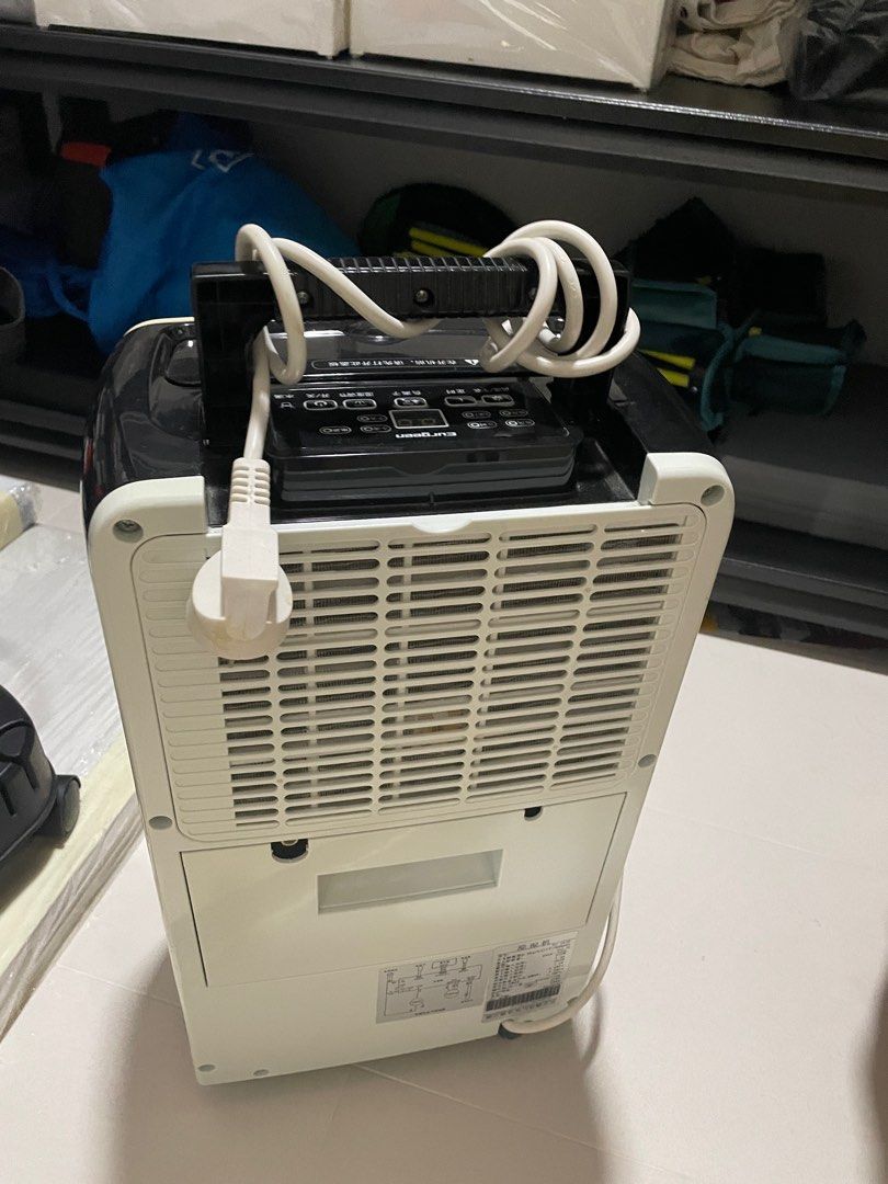 Used dehumidifier, TV & Home Appliances, Air Purifiers & Dehumidifiers