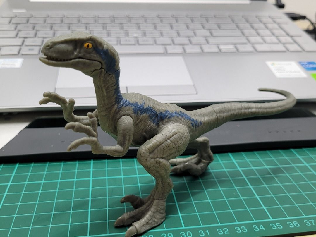 Jurassic world 2025 attack pack blue