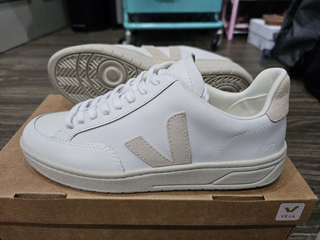 White hotsell shoes v