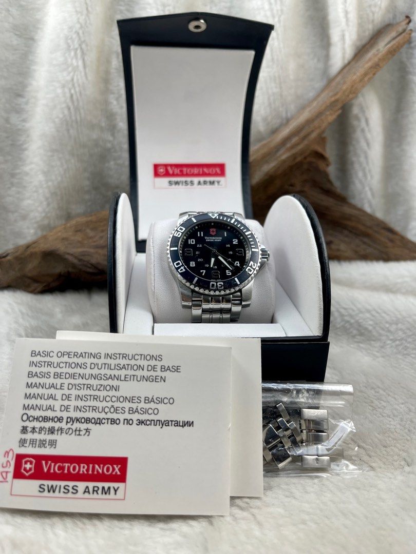 Victorinox Maverick II V.25136 Mens Watch Men s Fashion Watches