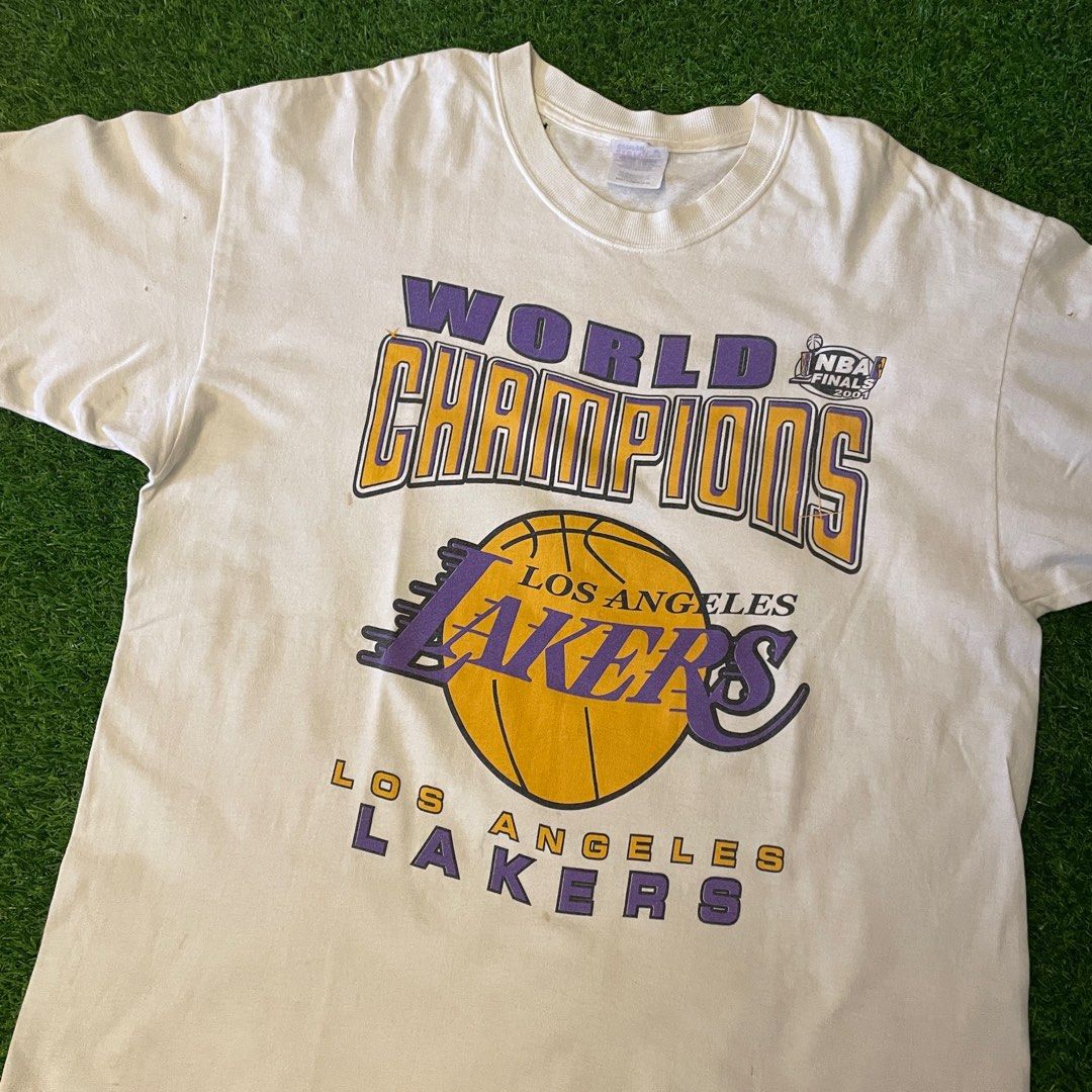 Los Angeles LA Lakers Back To Back Vintage 2000-2001-2002 NBA Champion –  thefuzzyfelt