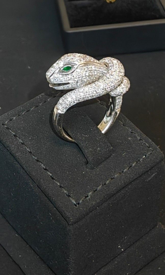 Vintage Cartier Diamond Snake Ring, Women'S Fashion, Jewelry & Organisers,  Rings On Carousell
