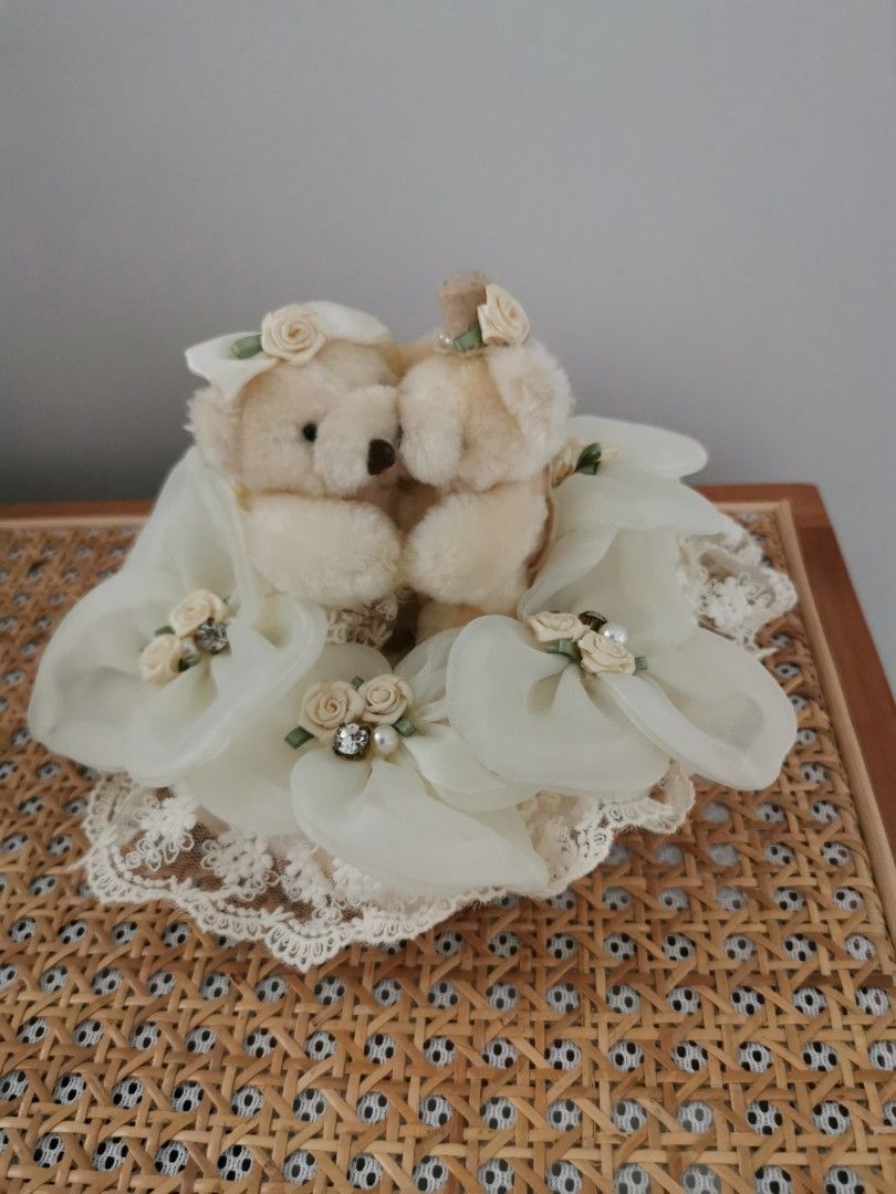 Wedding ring bear store