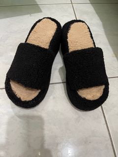 (Category: ) located in . Submitted by anicascloset (Listing ID 1250195375, Image 1). Description: .