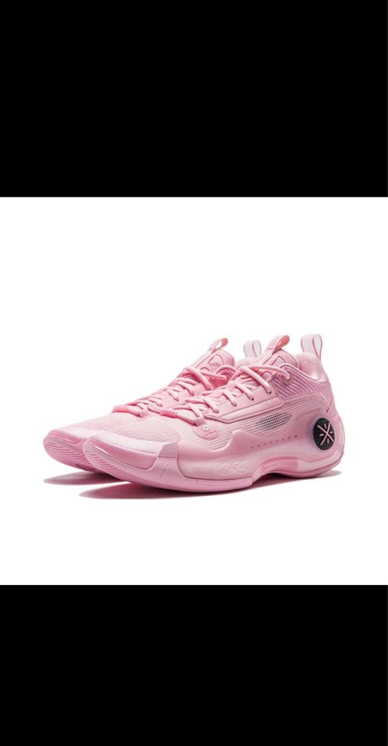 wow 10 low cherry blossom, Luxury, Sneakers & Footwear on Carousell