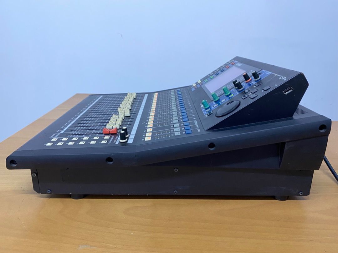 Yamaha LS9-16 Digital Mixing Console (With Flight Case) 02, Audio ...