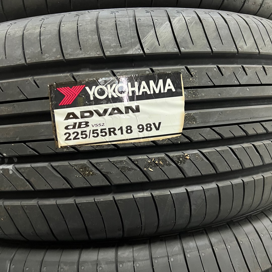 YOKOHAMA ADVANCE db V552 225-55-18 V552自動車/バイク - タイヤ