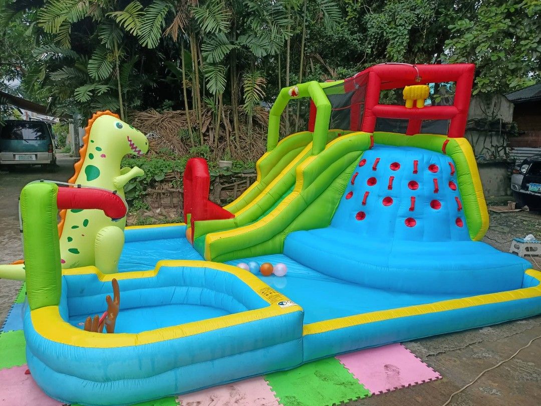 2ndhanf inflatable Water slide with issue (Category: Infant Playtime) located in Manila. Submitted by prettyme101395 (Listing ID 1250561631, Image 2). Description: Issue Need basang basa para Tumayo yung pinakapool area nya may leak na so di na napupunuan tapos bakbak na ang ilalim ayan sa pictures ang mga issue.