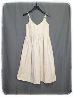 韓國桃心領口腰打摺細肩帶米白色長洋裝 A1103【點點藏物】