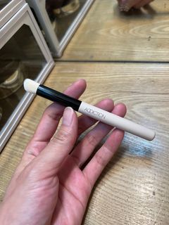【現貨秒寄】Addiction 精巧無痕遮瑕刷