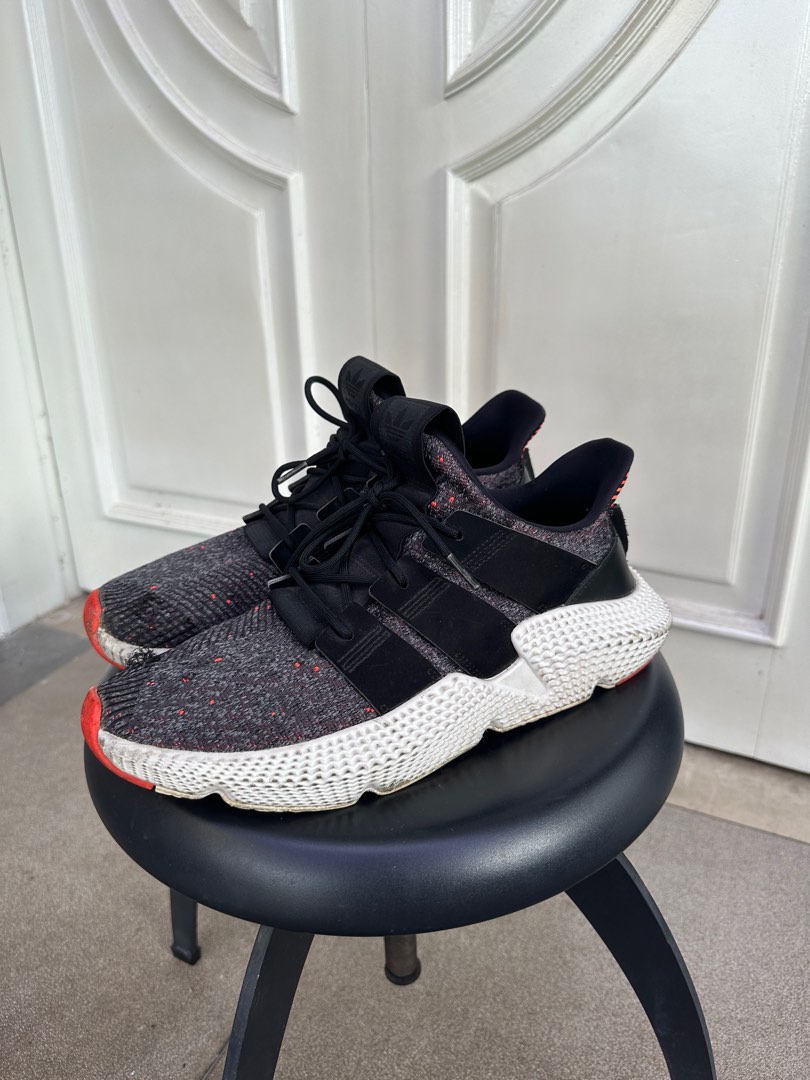Adidas prophere, Fesyen Pria, Sepatu , Sneakers di Carousell
