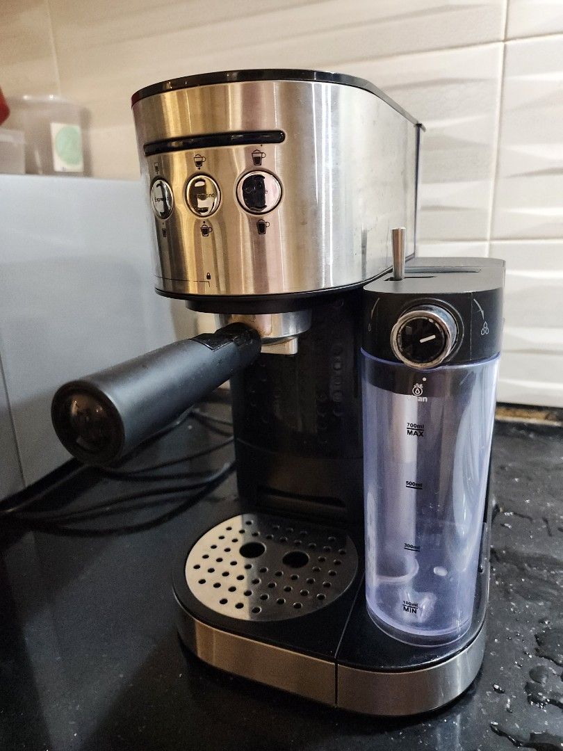 Anko Espresso Machine (Category: Coffee Machines & Makers) located in Valenzuela. Submitted by katgillesaniamd (Listing ID 1250519889, Image 2). Description: Anko Espresso Machine Semi Automatic 2 portafilters milk frother Good for beginners can make espresso, americano, latte, cappucino.