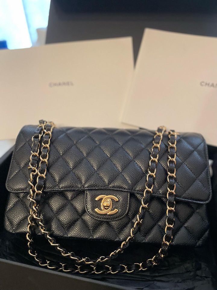Authentic Chanel double flap caviar medium (Category: Luxury Bags & Wallets) located in Taguig. Submitted by nagoyabrandedbags (Listing ID 1250407762, Image 2). Description: Authentic Chanel double flap caviar Medium Series 19 Comes with box , dustbag and card.