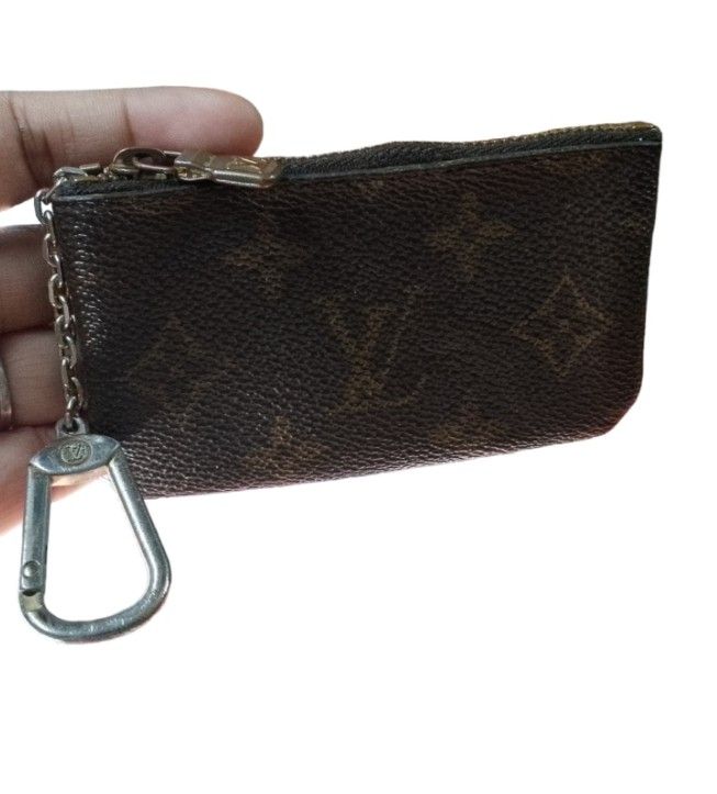 🎯LOUIS VUITTON MONOGRAM KEY POUCH CLES KEYCHAIN WALLET, Luxury, Bags &  Wallets on Carousell