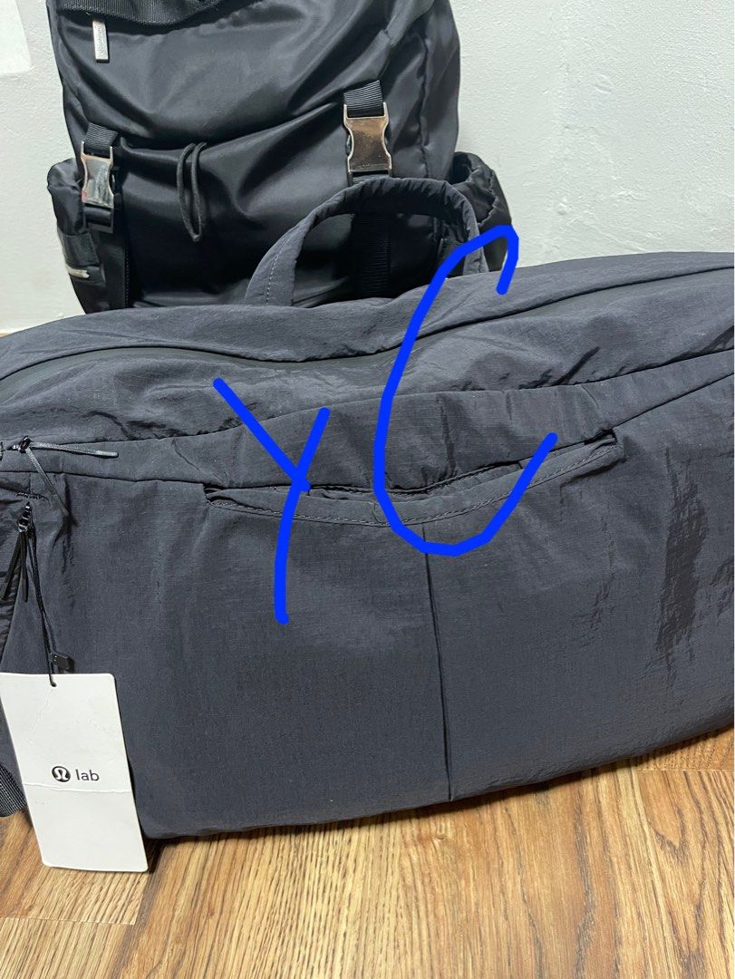 Authentic lululemon Lab Convertible Duffle Bag 29L, Women's Fashion