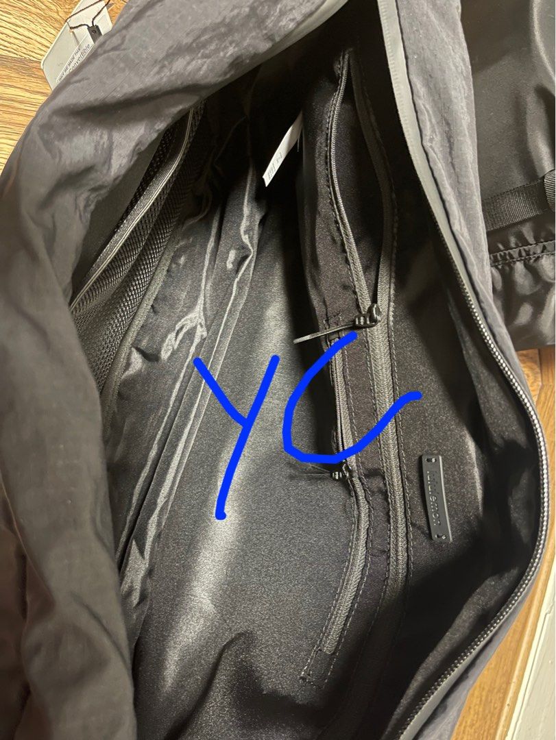 Authentic lululemon Lab Convertible Duffle Bag 29L, Women's Fashion