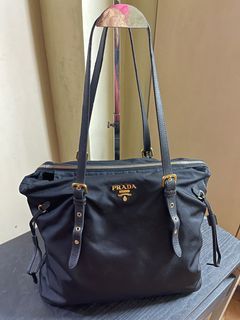 Authentic Prada Nylon Tote Bag Black, Women's Fashion, Bags & Wallets, Tote  Bags on Carousell