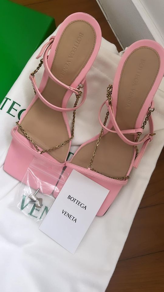 Bottega hotsell pink sandals