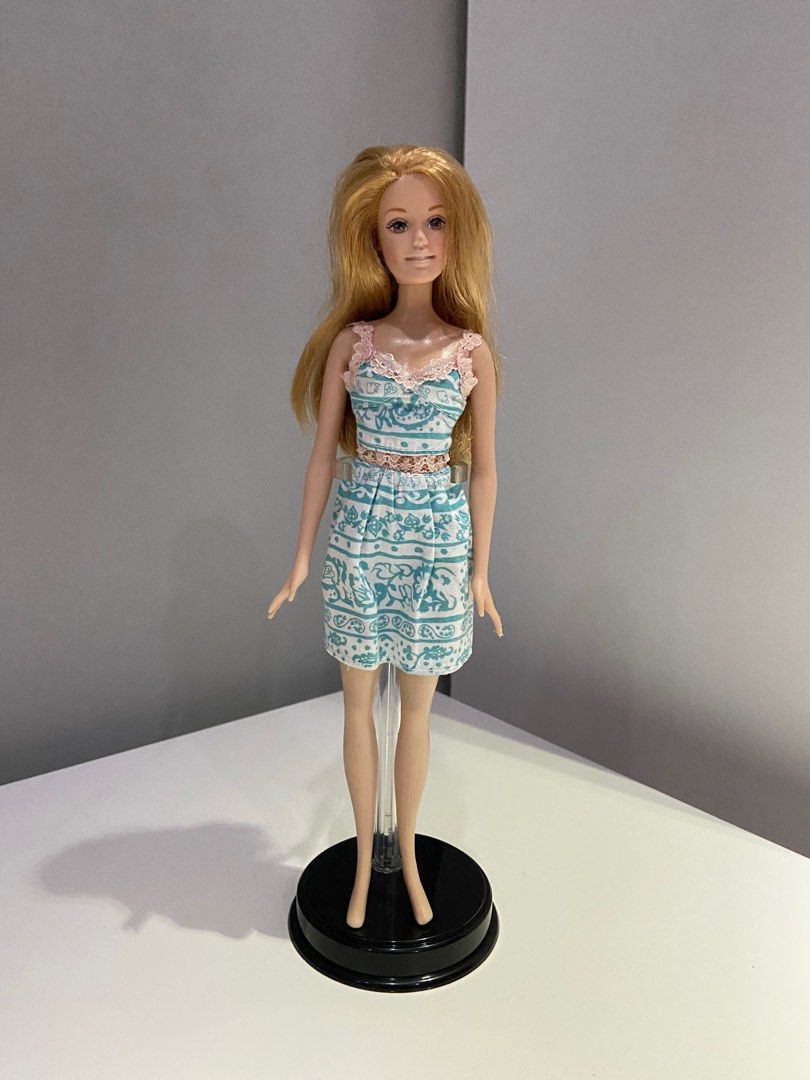 SALE OLD STOCK VERY RARE ORIGINAL BARBIE DOLL #2, Hobbies & Toys, Toys &  Games on Carousell