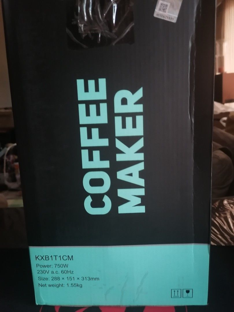 Blakk Coffee Maker (Category: Coffee Machines & Makers) located in Manila. Submitted by trevortantoco (Listing ID 1250433212, Image 3). Description: Bnew, Given as a gift but I already have a coffee maker, trade w coffee machine w pods..