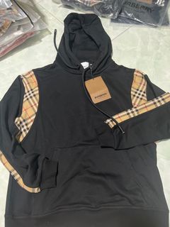 Bnwt LV pullover Hoodie tag XS cutting big fits S to M, Men's Fashion,  Activewear on Carousell