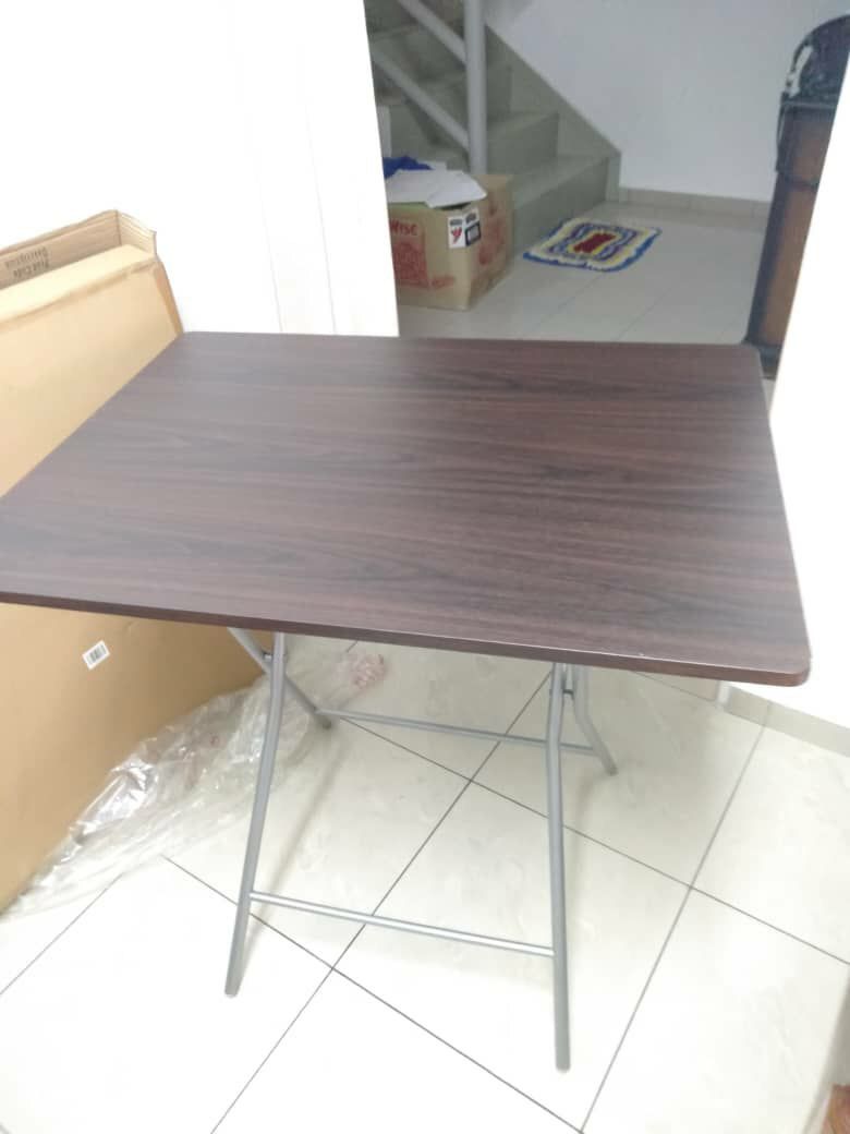 Single study table and chair 2025