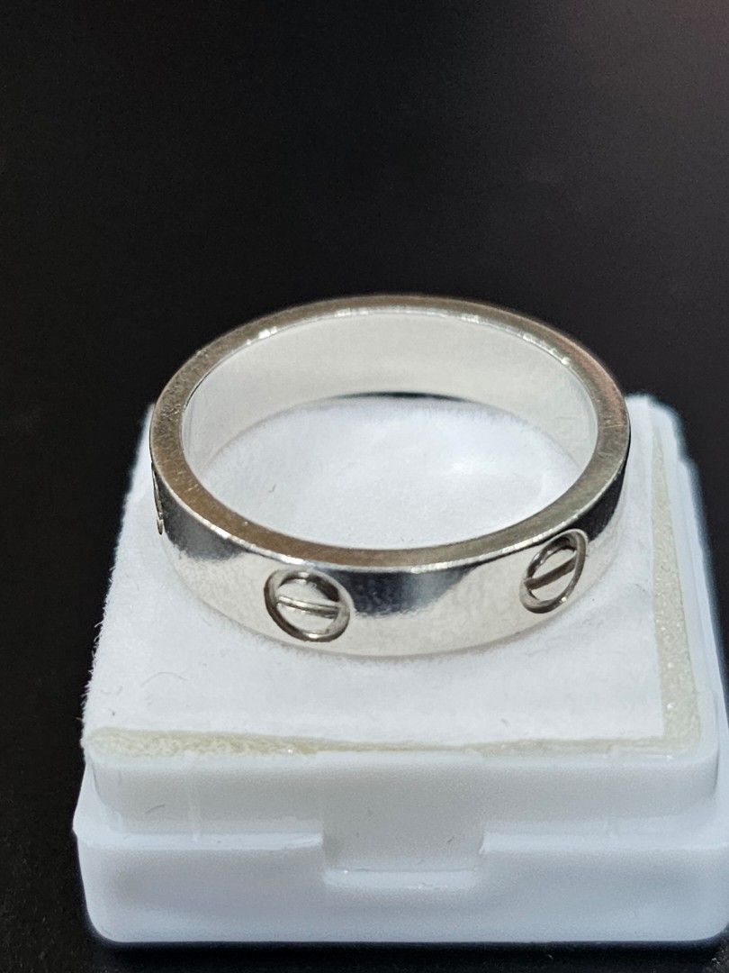 Male hotsell cartier ring