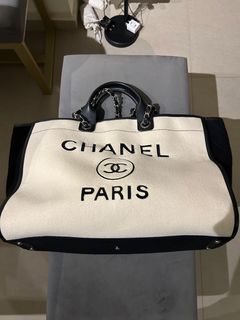 🆕 AUTHENTIC CHANEL 22A DEAUVILLE TOTE GREY SMALL IN SILVER HARDWARE,  Women's Fashion, Bags & Wallets, Tote Bags on Carousell