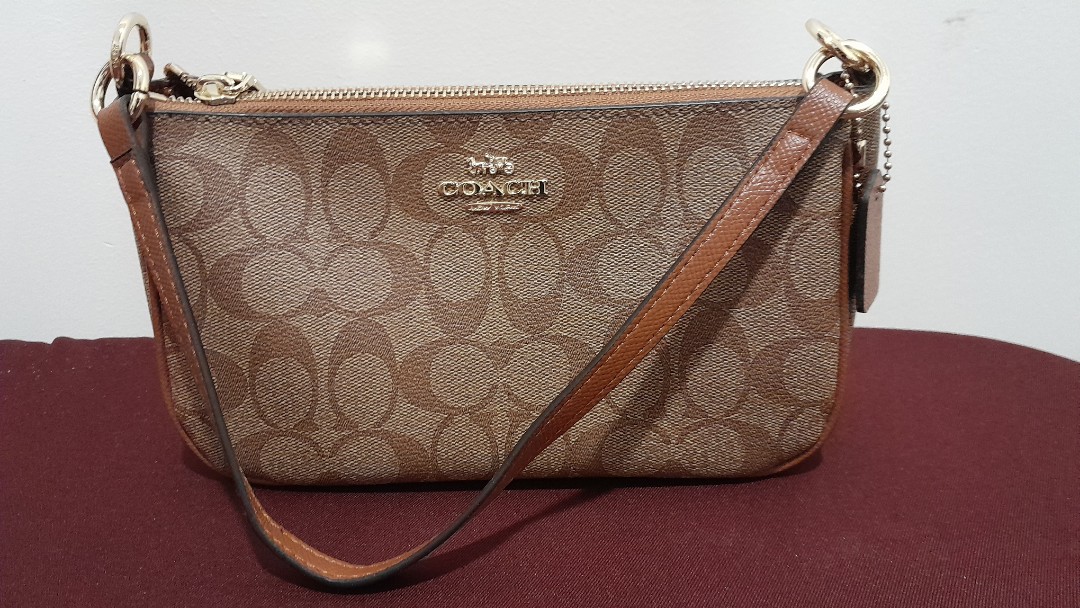 Coach New Bag (Shoulder Bag), Luxury, Bags & Wallets on Carousell