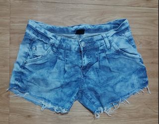 (Category: ) located in . Submitted by declutterwithyanne (Listing ID 1250414454, Image 1). Description: .