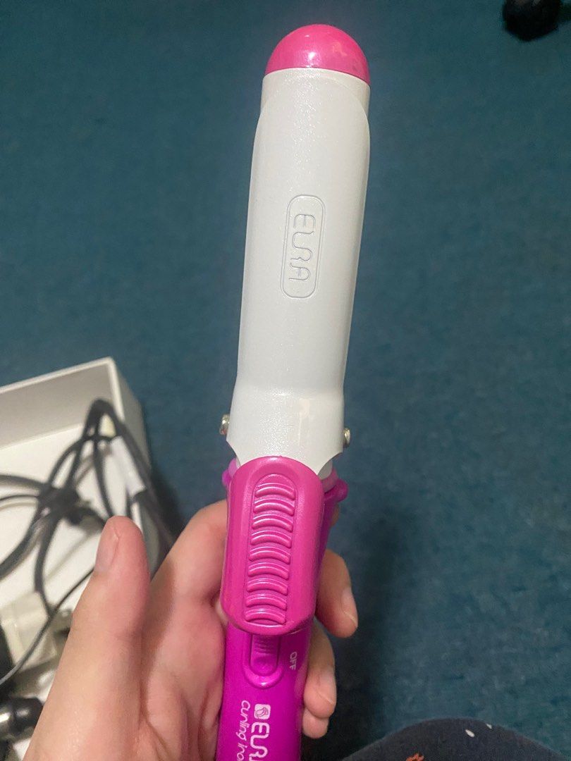 Eura Hair Curler (Category: Hair Accessories) located in Valenzuela. Submitted by thevenusmaison (Listing ID 1250565495, Image 2). Description: - bought from Korea - highly portable.