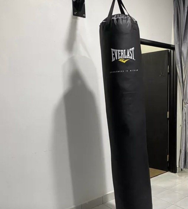 Everlast 70 Pound MMA Heavy Bag Kit, Black | eBay